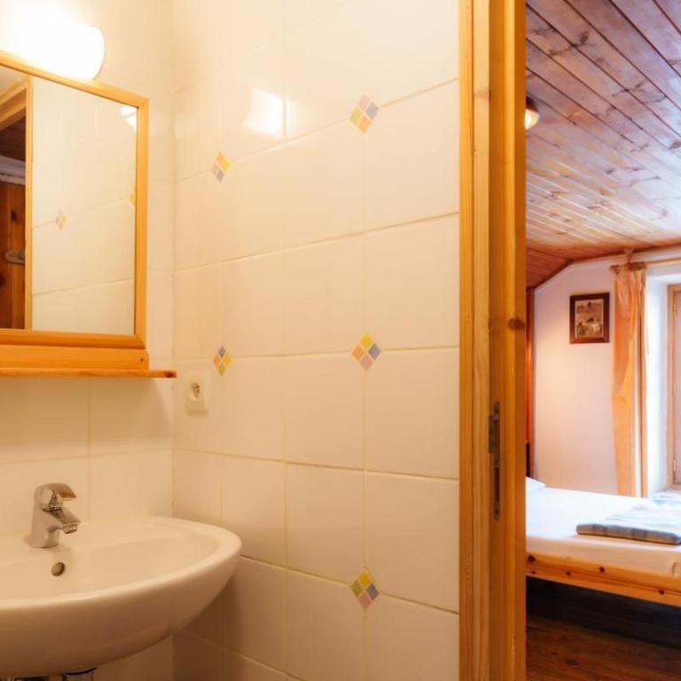 Auberge l'Estoilies - Chambre Familiale avec Balcon - 6