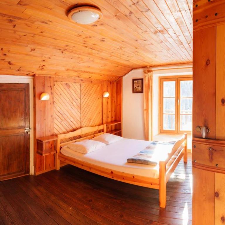 Auberge l'Estoilies - Chambre Familiale avec Balcon - 7