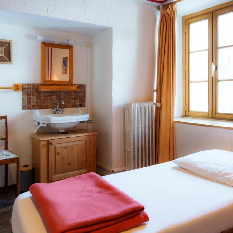 Auberge l'Estoilies - Chambre Double ou Lits Jumeaux avec Salle de Bains Commune - 2