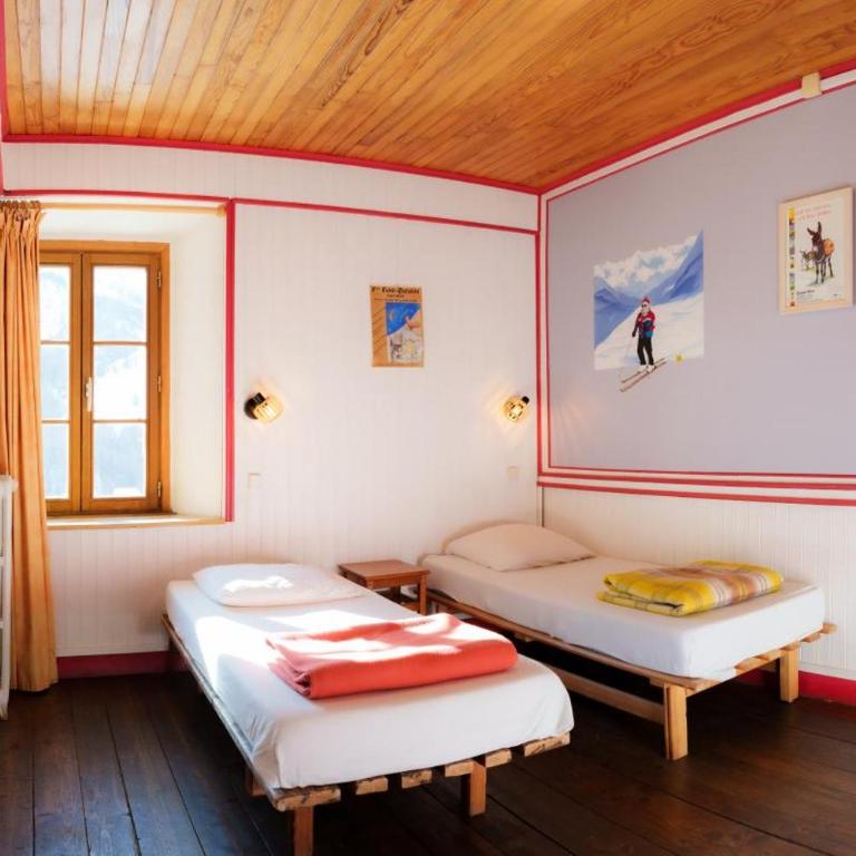 Auberge l'Estoilies - Chambre Double ou Lits Jumeaux avec Salle de Bains Commune - 4