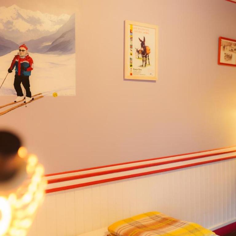 Auberge l'Estoilies - Chambre Double ou Lits Jumeaux avec Salle de Bains Commune - 6