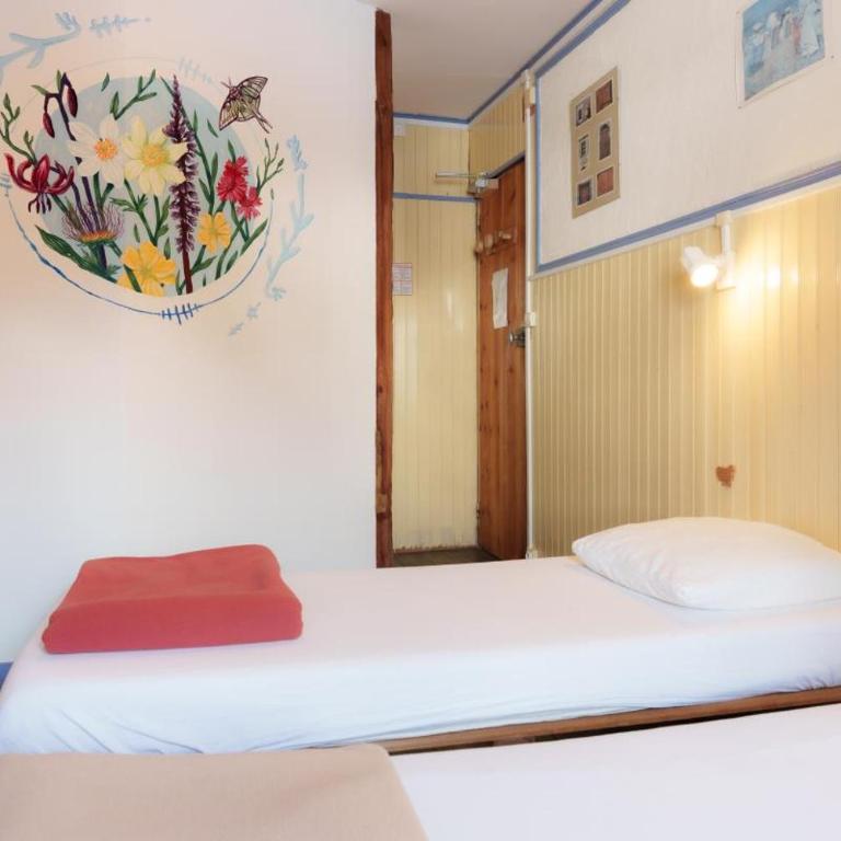Auberge l'Estoilies - Chambre Double ou Lits Jumeaux avec Salle de Bains Privative - 4