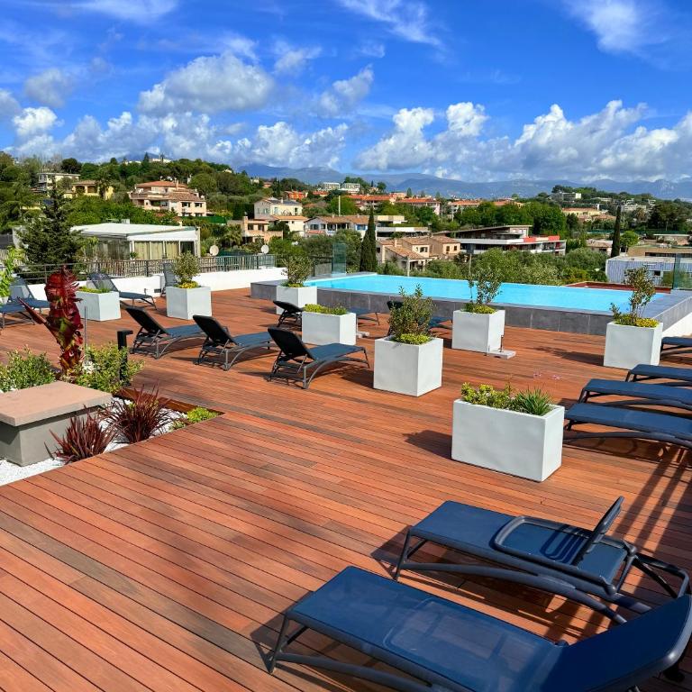 charmant 3 pièces neuf SUR JARDIN piscine débordement en Rooftop VUE MER ET MONTAGNES parking gratuit climatisation 2 CHAMBRES - Appartement 2 Chambres - 17