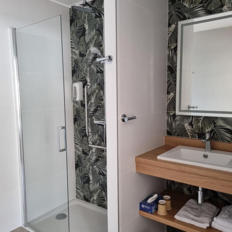 HOSHO - Bordeaux Centre Victoire - Chambre Triple Confort avec Douche - 4