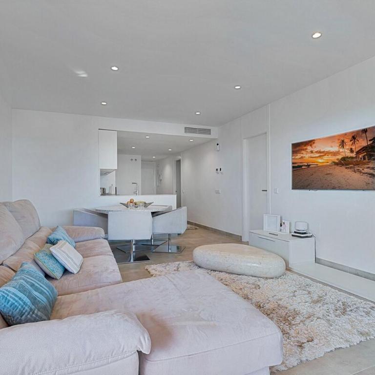 Panoramic ocean and city views - Two-Bedroom Apartment - 2
