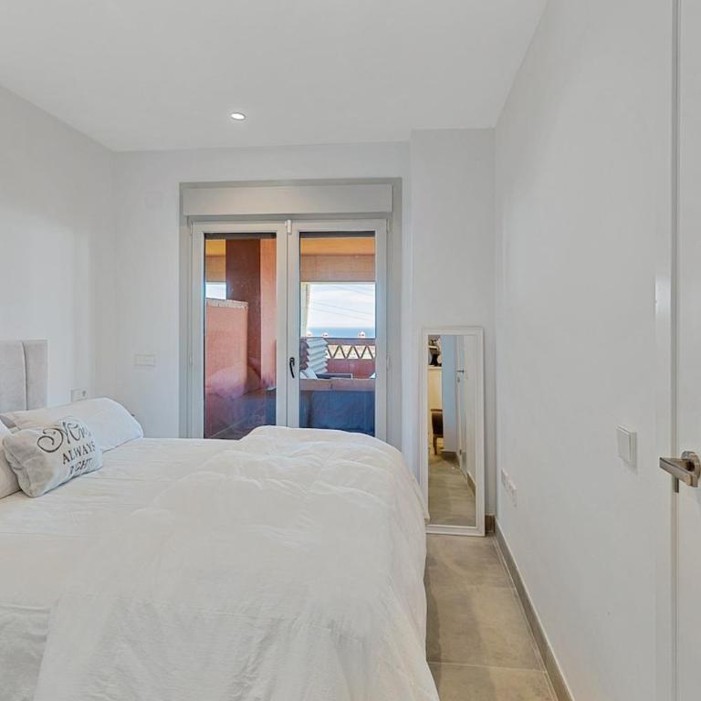 Panoramic ocean and city views - Two-Bedroom Apartment - 6