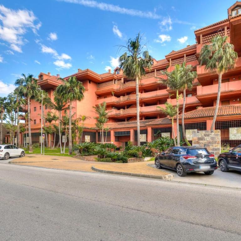 Panoramic ocean and city views - Two-Bedroom Apartment - 10