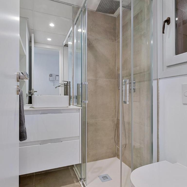 Panoramic ocean and city views - Two-Bedroom Apartment - 23