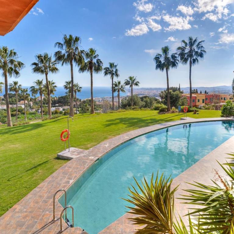 Panoramic ocean and city views - Two-Bedroom Apartment - 27
