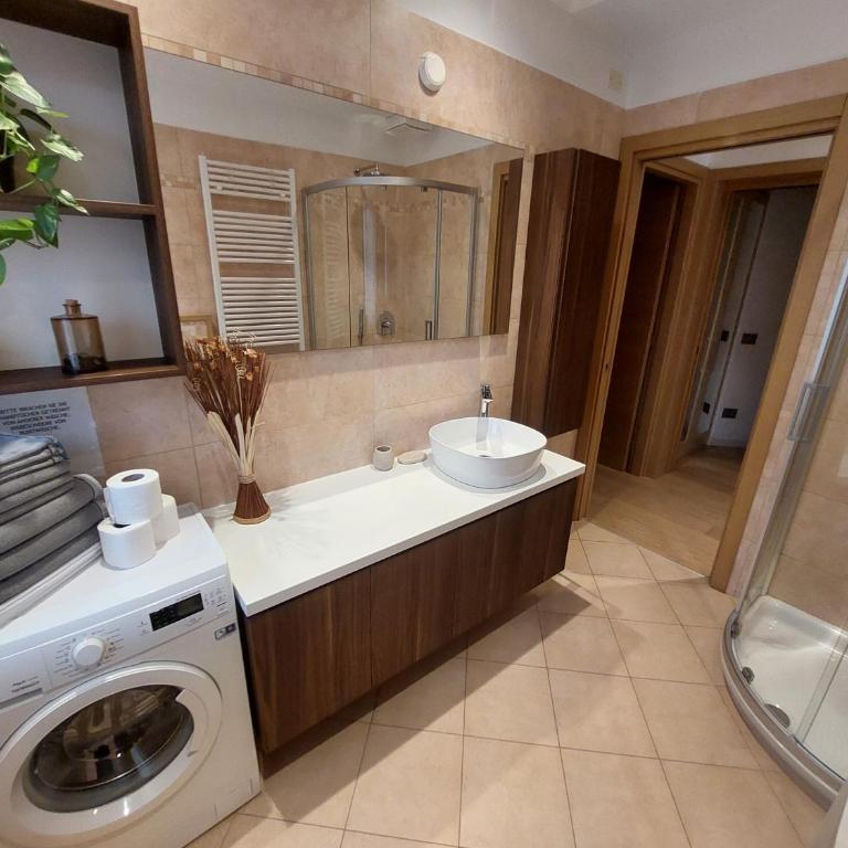 Casa Pergola 1 - Grande Appartamento per 6 ospiti - fronte piscina, parking - Three-Bedroom Apartment - 21