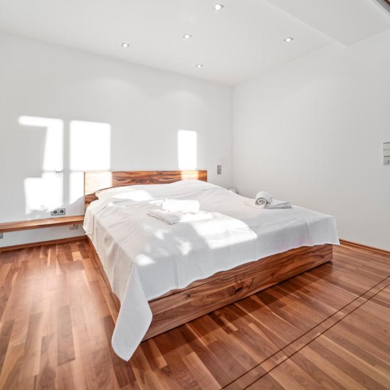 Munich Most Central Holiday Apartment 90m2 - 969 sq ft of Luxury - Appartement 2 Chambres avec Vue - 24