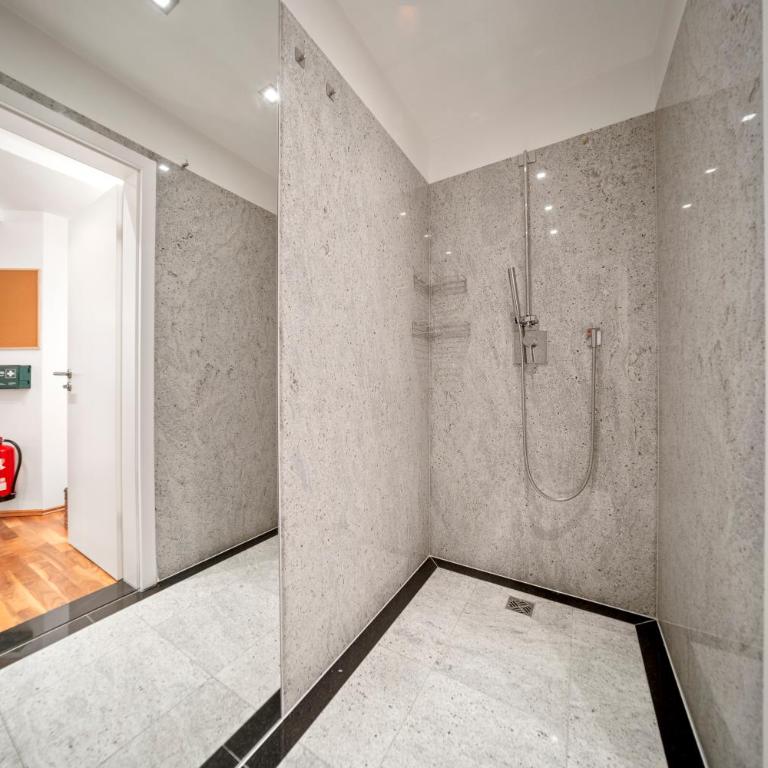 Munich Most Central Holiday Apartment 90m2 - 969 sq ft of Luxury - Appartement 2 Chambres avec Vue - 31