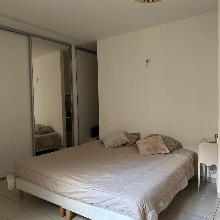 Appartement situé en ville - Appartement 1 Chambre - 6