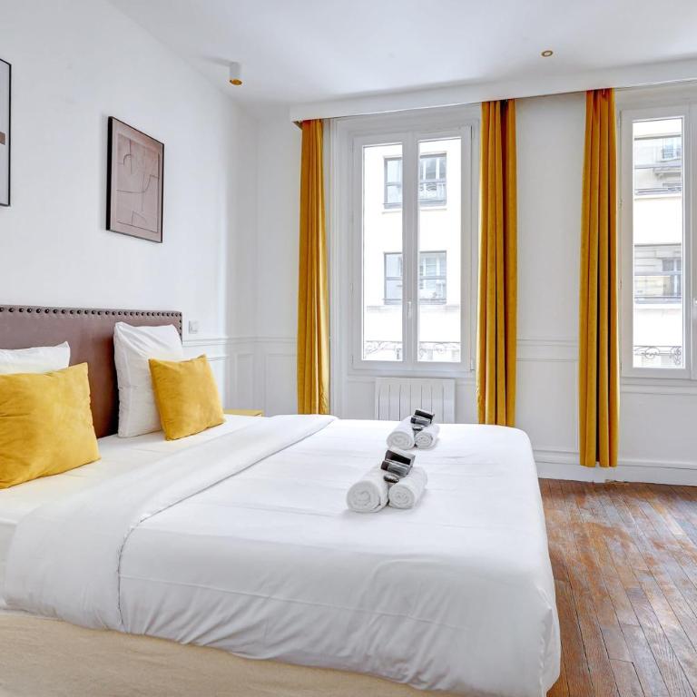 Chic Terrasse a 5min des Champs-Elysees with AC - Apartment - 4