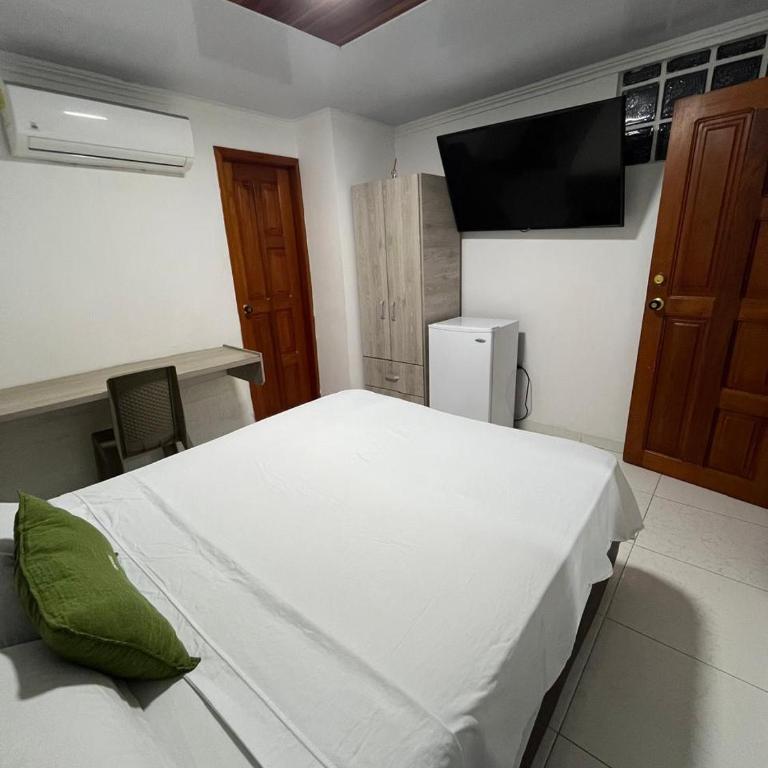 Villa Santos Apartaestudios - Habitación Doble Estándar - 6