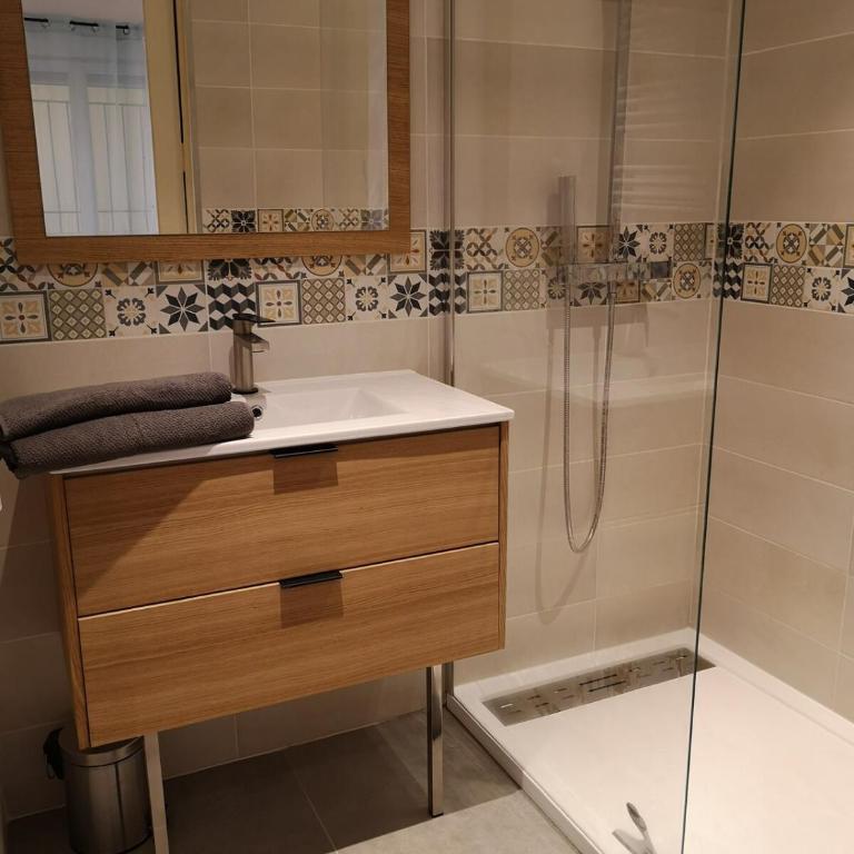 Charmant 2P au cœur de Juan-les-Pins - One-Bedroom Apartment - 6