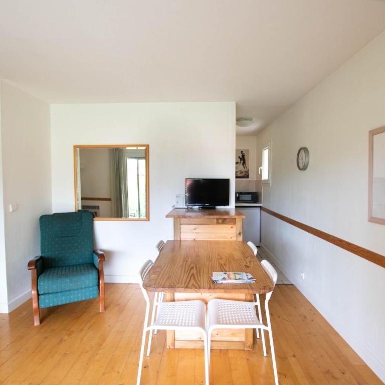 Appartement n 24 pour 4 à 6 personnes plages à pied - Two-Bedroom Apartment - 7