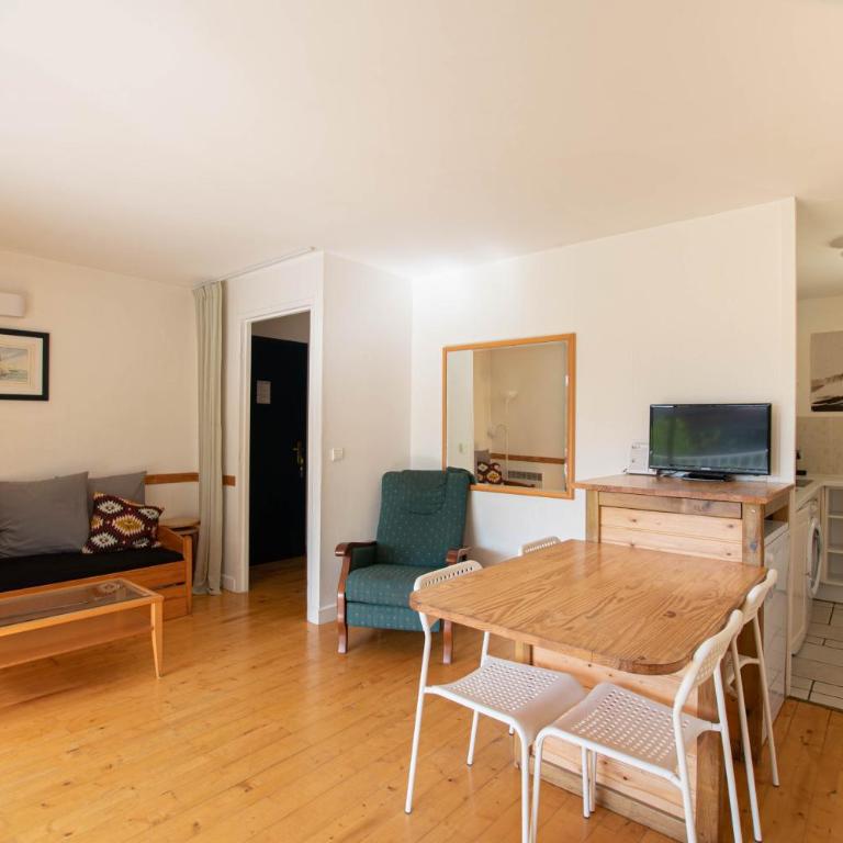 Appartement n 24 pour 4 à 6 personnes plages à pied - Two-Bedroom Apartment - 4