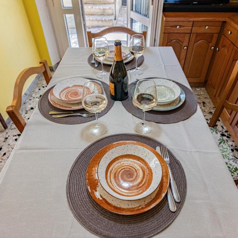 Hostly-La Casa di Andrea-Near the Leaning Tower - Appartamento Superior con 3 Camere da Letto - 34