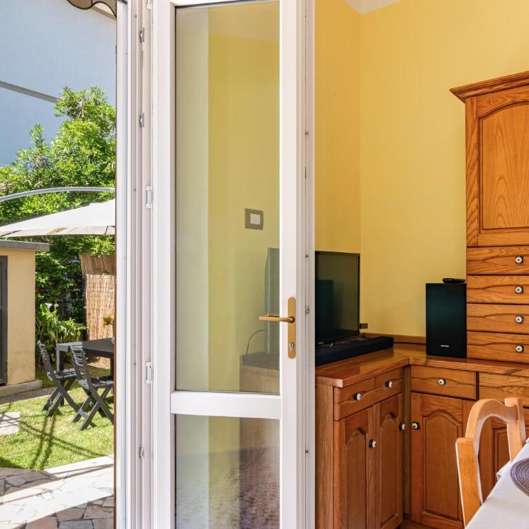 Hostly-La Casa di Andrea-Near the Leaning Tower - Appartamento Superior con 3 Camere da Letto - 37