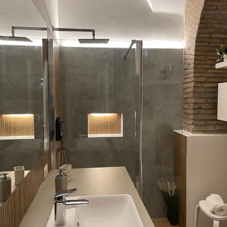 Divine Terrace Stylish Apartment St Peter Rome - Appartamento con 1 Camera da Letto - 36