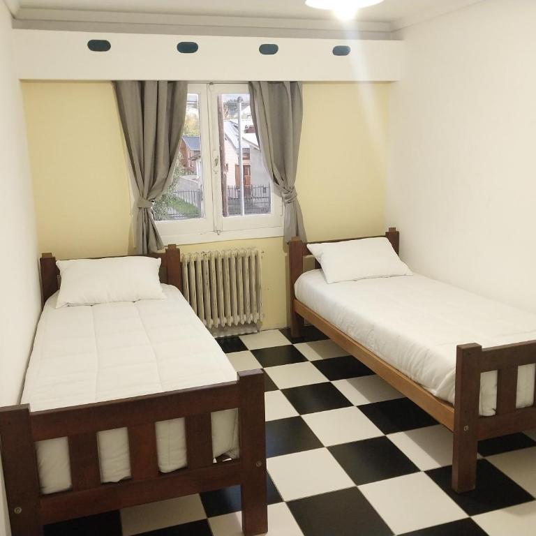 Casa central hostel - Habitación Doble Económica - 1 o 2 camas - 6