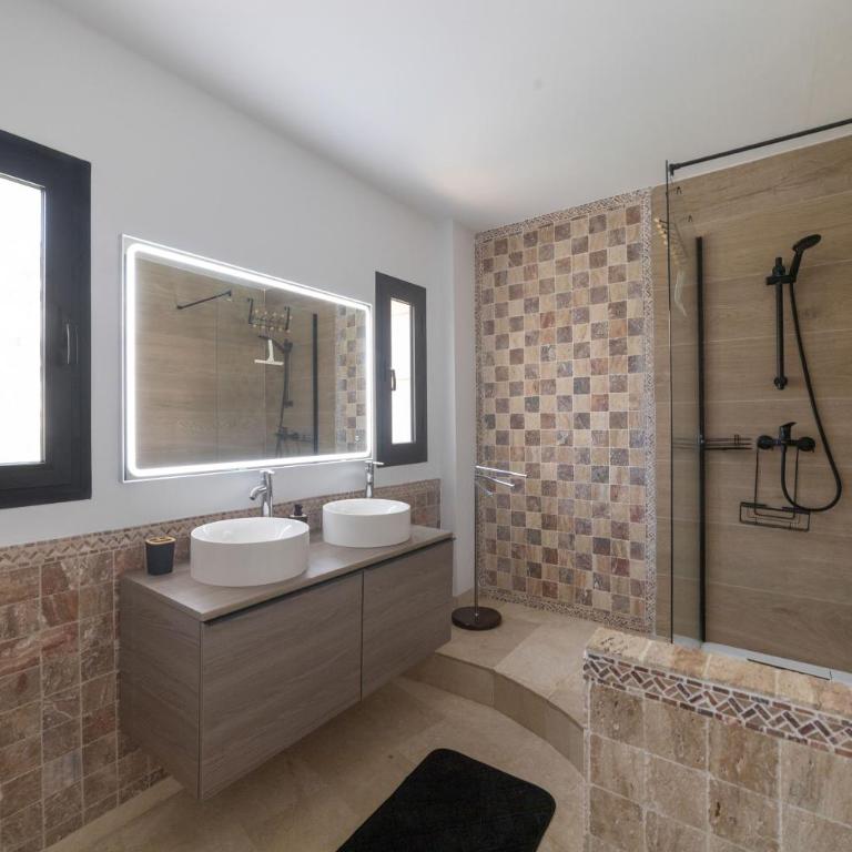 Ultra-Luxury Panoramic Sea View Villa with Private Pool & 200m' Sky Terrace & Garage in Alicante - Villa Superior - 55