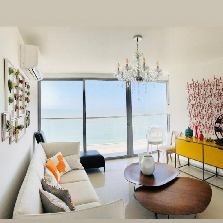 Luxurious and modern oceanfront apartment with views of the historic city 2B and 2BR - Apartamento de 2 dormitorios - 16
