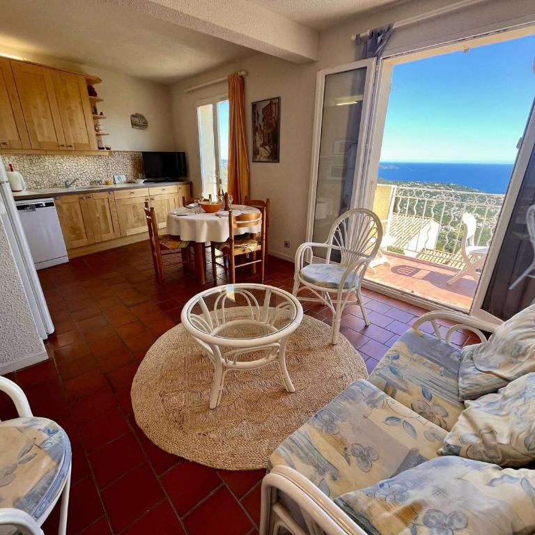 Appartement 2 Pièces - Vue Mer - Piscine - Cavalaire - FR-1-226B-237 - Apartment - 2