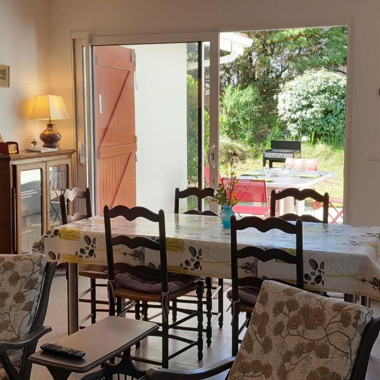 Maison spacieuse à Capbreton, proche port et plages, jusqu'à 6 personnes - FR-1-239-1122 - Haus mit 3 Schlafzimmern - 25
