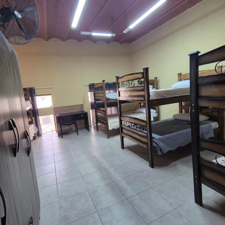 Patagonia Hostel - Habitación Compartida Mixta de 8 camas - 3