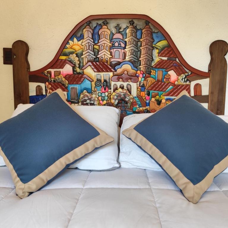Casa de las Conchas Cuernavaca - Habitación con cama grande y vistas al jardín - 7