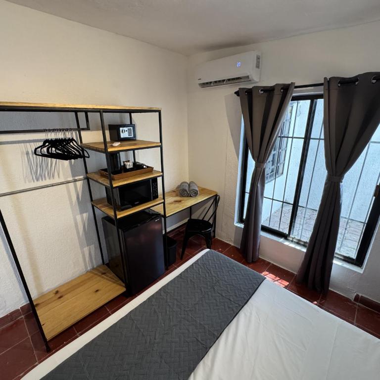 The Boat House Suites - Double Room with Private Bathroom - 4
