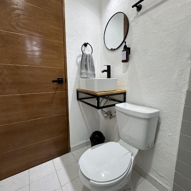 The Boat House Suites - Double Room with Private Bathroom - 5