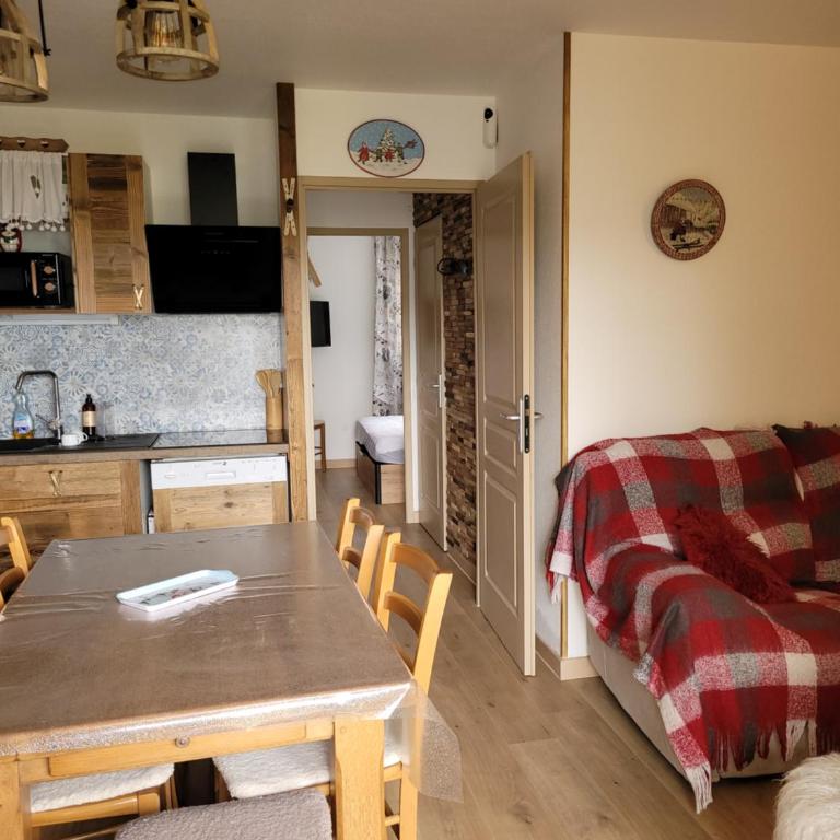 Appartement 2 chambres vue lac - Apartamento de 2 dormitorios - 10