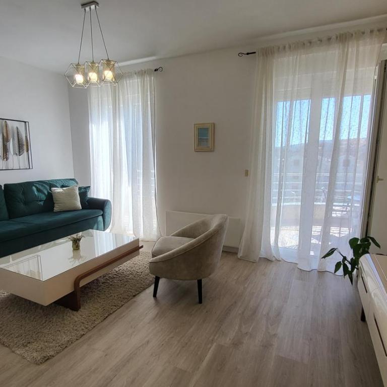 Apartments Teodo - Apartman s 1 Spavaćom Sobom i Balkonom - 4