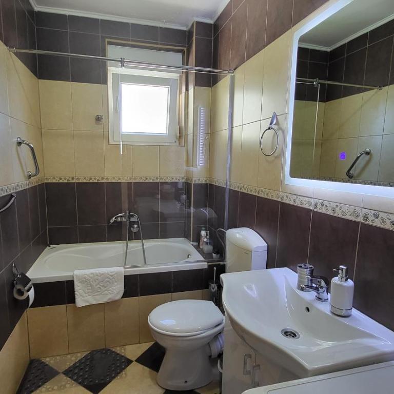 Apartments Teodo - Apartman s 1 Spavaćom Sobom i Balkonom - 3