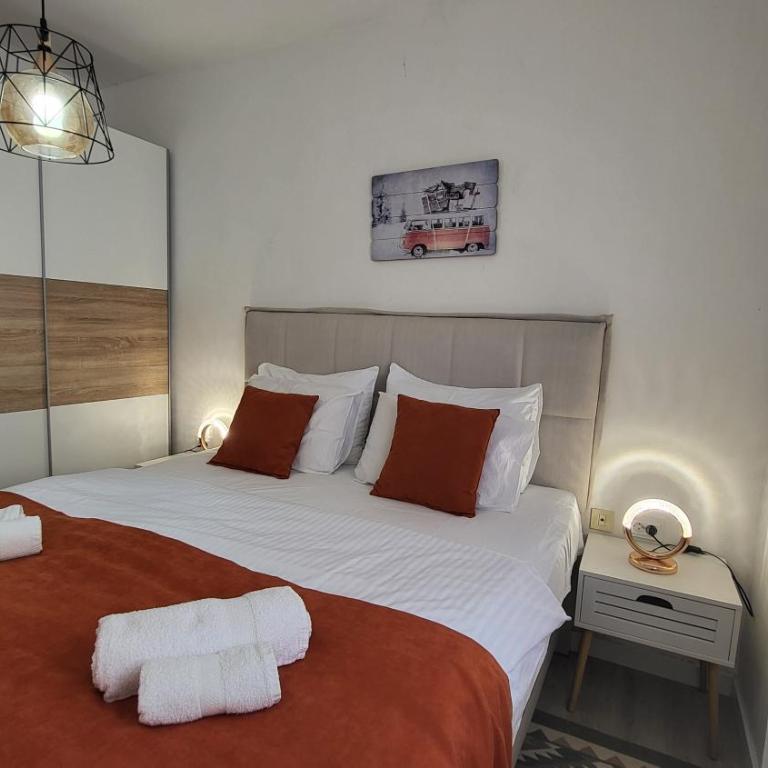 Apartments Teodo - Apartman s 1 Spavaćom Sobom i Balkonom - 2