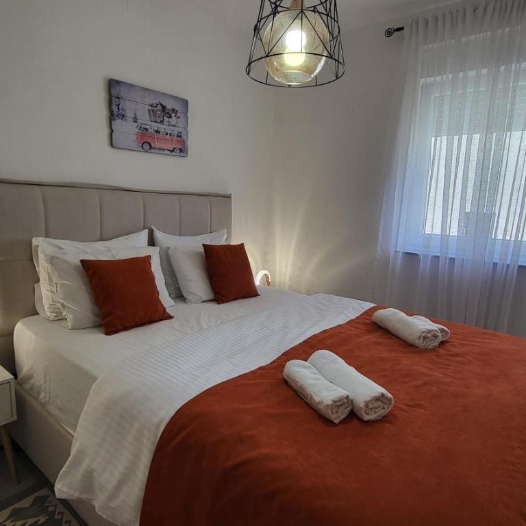 Apartments Teodo - Apartman s 1 Spavaćom Sobom i Balkonom - 1