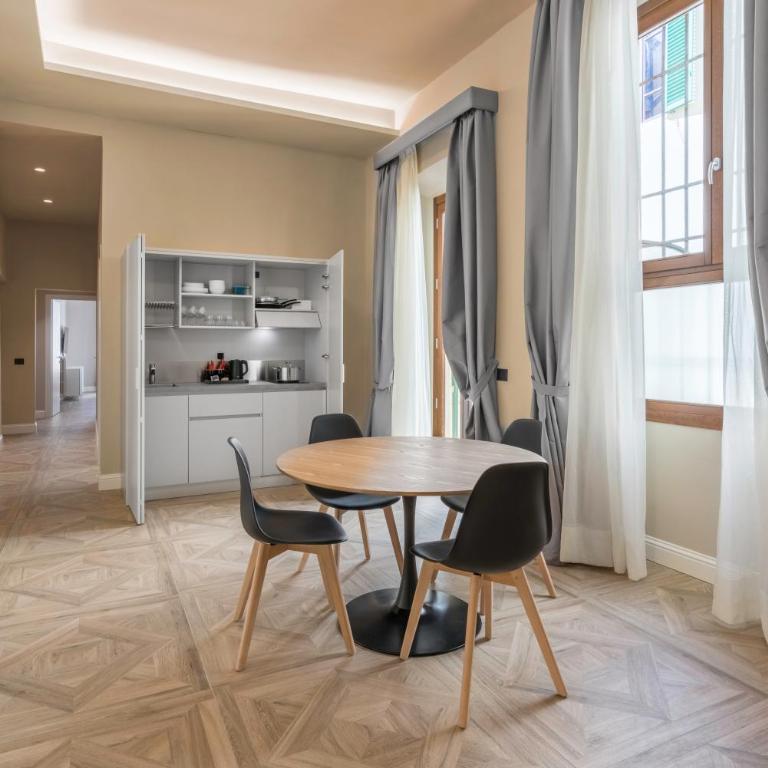 Hotel Adamas - Three-Bedroom Deluxe Apartment - 5