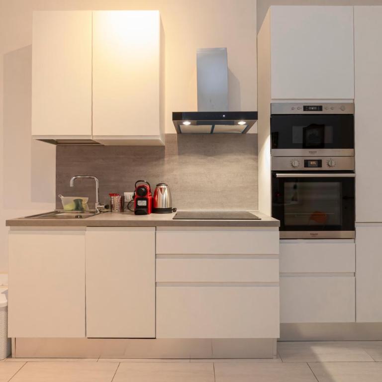 I-Host Luxury Apartment - Cherubini 6 - Appartamento con 2 Camere da Letto - 45