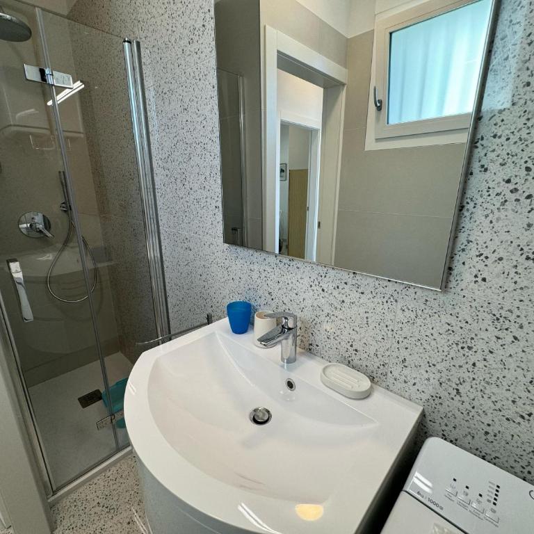 App4rent Villa Zanetti - Appartamenti con spiaggia privata frontemare - Appartamento Standard con 2 Camere da Letto - 5