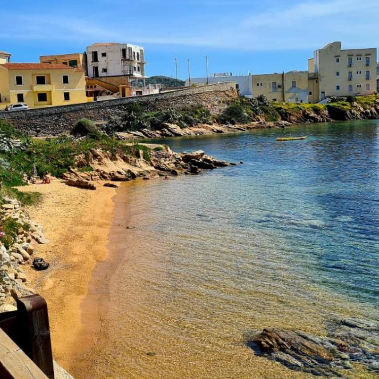 Cuore di La Maddalena - Appartamento con 2 Camere da Letto - 55