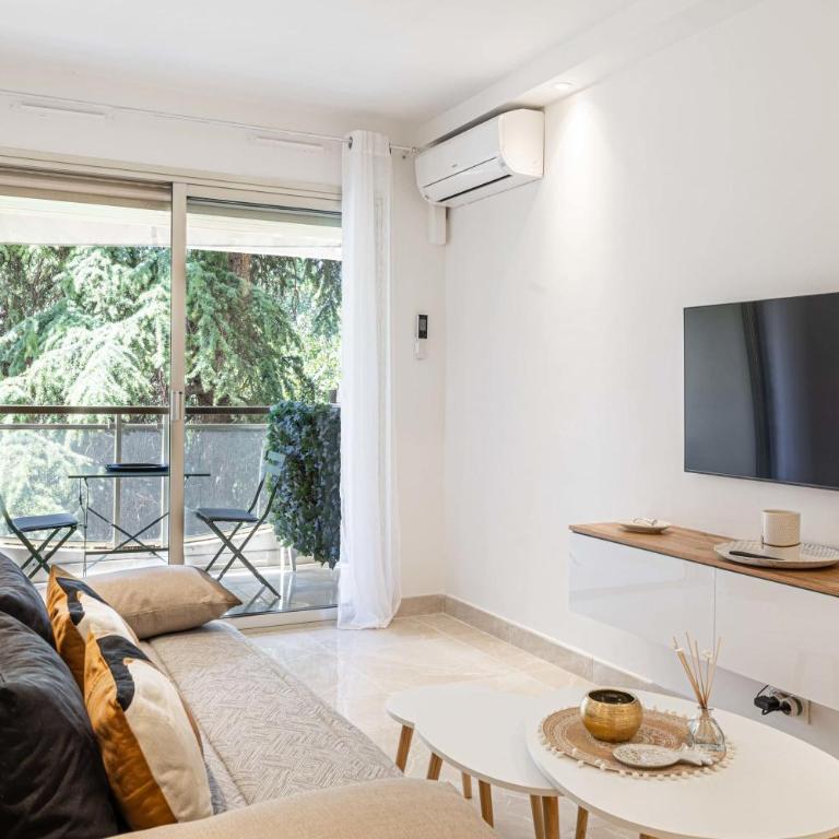 LE CENTER avec joli balcon et parking pour un plaisant séjour - Apartment mit 1 Schlafzimmer und Balkon - 2