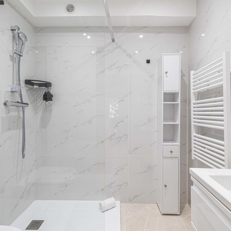 LE CENTER avec joli balcon et parking pour un plaisant séjour - Apartment mit 1 Schlafzimmer und Balkon - 10