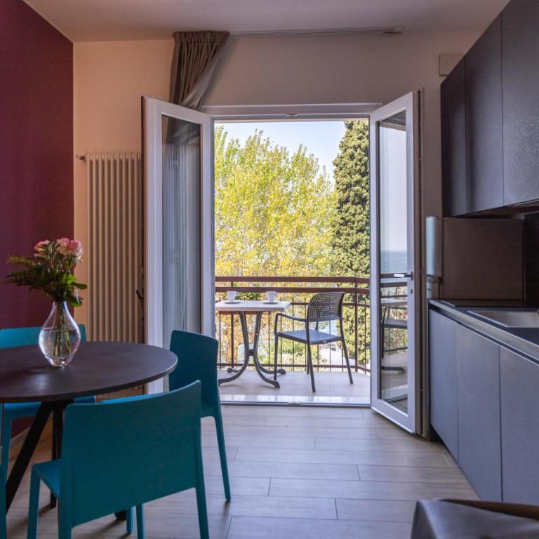 Residence Solei Classic & Plus - Classic One-Bedroom Apartment with Balcony and Lake View - 1