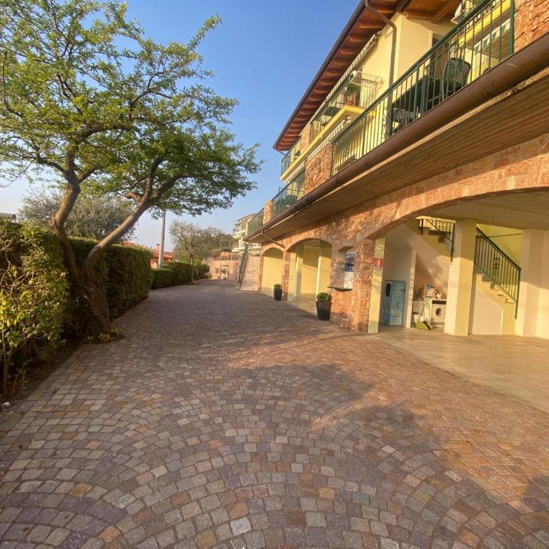 Residence Solei Classic & Plus - Classic One-Bedroom Apartment with Balcony and Lake View - 2