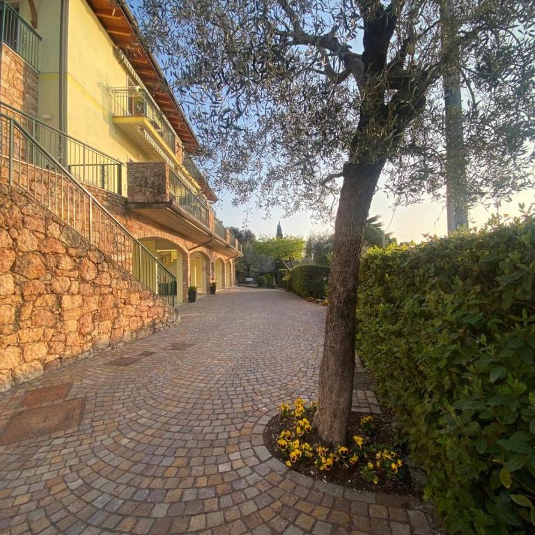 Residence Solei Classic & Plus - Classic One-Bedroom Apartment with Balcony and Lake View - 1