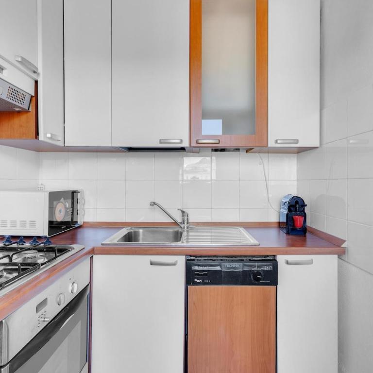 Metro M2 e AC - Open Space moderno a Milano - Appartamento con 1 Camera da Letto - 3