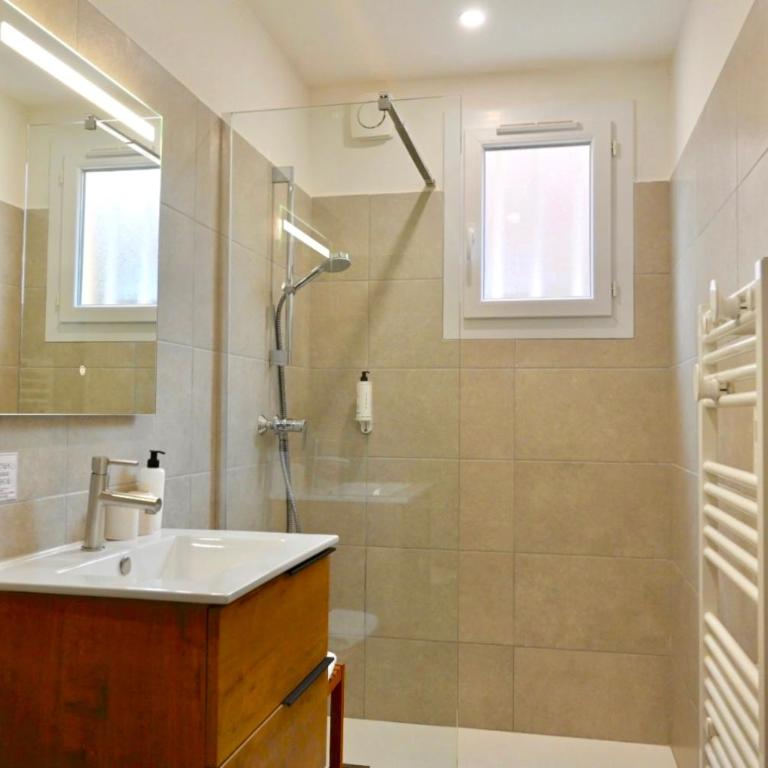 Hôtel La Petite Bohème - Chambre Lit Queen-Size - Vue sur Jardin - 1